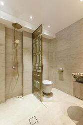 Upper Pickering Street (D1), Office #517619441